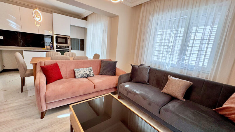 Mürsel Uluç dairesi salon oturma grubu